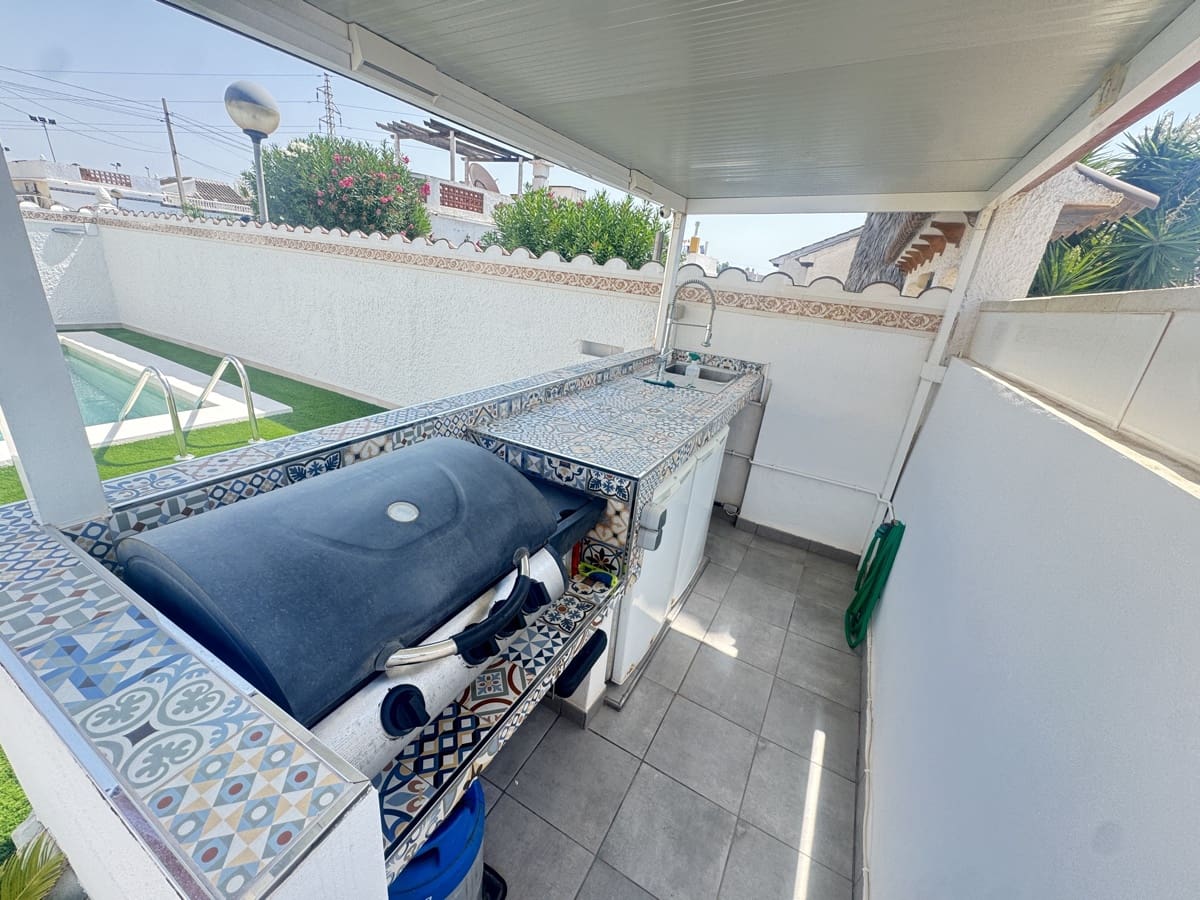 2 makuuhuone Huvila myytävänä paikassa Alicante kaupunki mukana uima-altaan - 299 995 € (Ref: 9856238)
