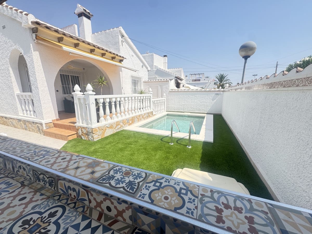 2 makuuhuone Huvila myytävänä paikassa Alicante kaupunki mukana uima-altaan - 299 995 € (Ref: 9856238)