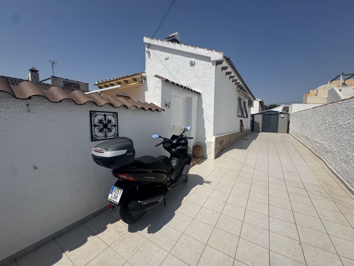 2 makuuhuone Huvila myytävänä paikassa Alicante kaupunki mukana uima-altaan - 299 995 € (Ref: 9856238)