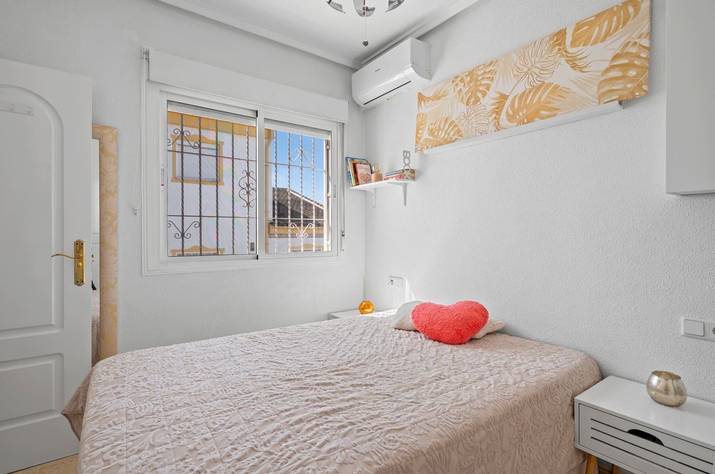 Pareado de 3 habitaciones en Benijófar en venta con piscina - 229.000 € (Ref: 9856267)