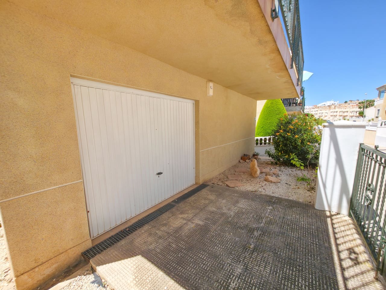 4 soveværelse Villa til salg i Villamartin med swimmingpool garage - € 229.950 (Ref: 9861212)