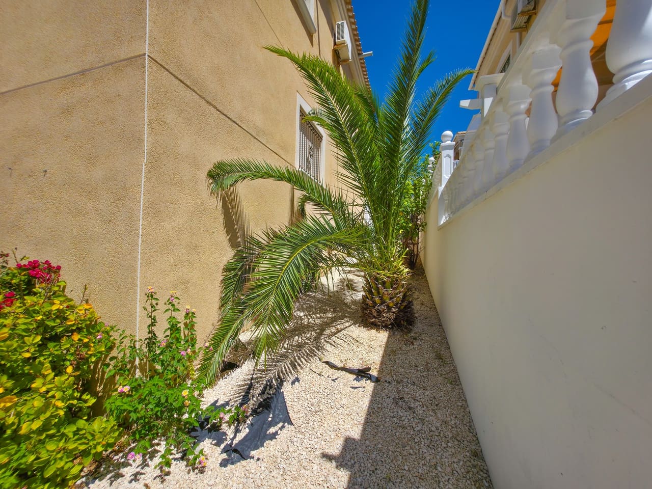 4 soveværelse Villa til salg i Villamartin med swimmingpool garage - € 229.950 (Ref: 9861212)