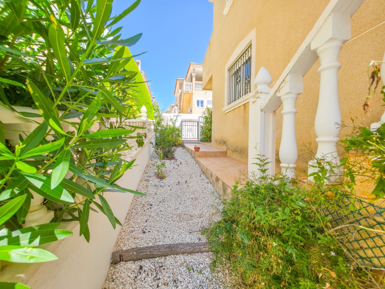 4 soveværelse Villa til salg i Villamartin med swimmingpool garage - € 229.950 (Ref: 9861212)