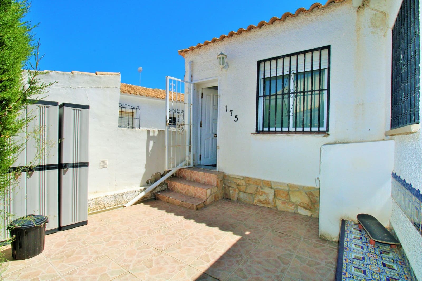 2 bedroom Bungalow for sale in La Florida with pool - € 164,950 (Ref: 9861428)