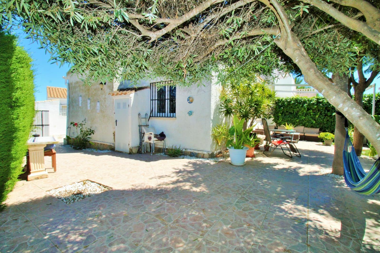 2 bedroom Bungalow for sale in La Florida with pool - € 164,950 (Ref: 9861428)