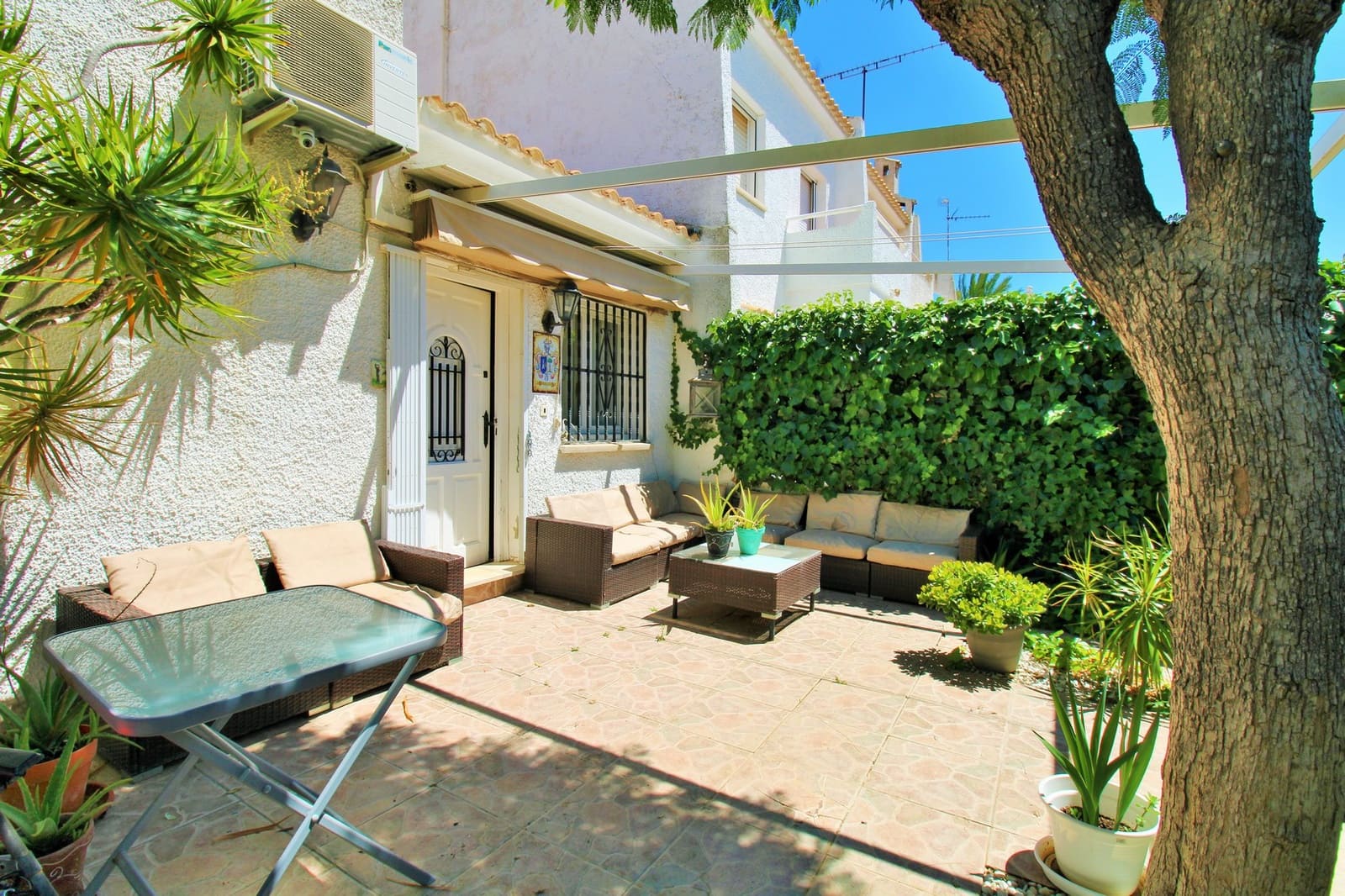 2 bedroom Bungalow for sale in La Florida with pool - € 164,950 (Ref: 9861428)