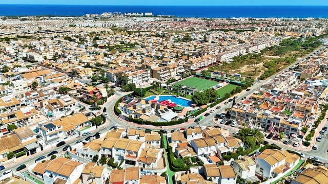 2 bedroom Bungalow for sale in La Florida, Orihuela with pool - € 164,950 (Ref: 9861428)