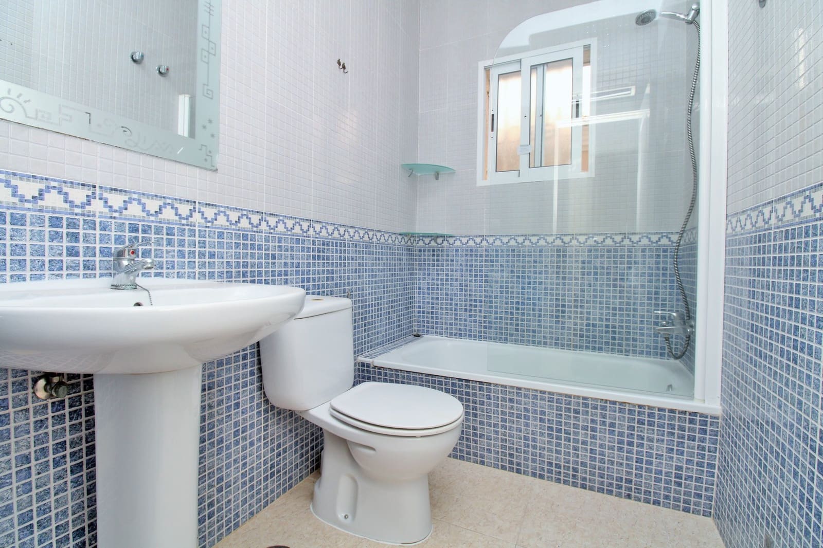 2 soveværelse Byhus til salg i Villamartin med swimmingpool - € 162.995 (Ref: 9861432)