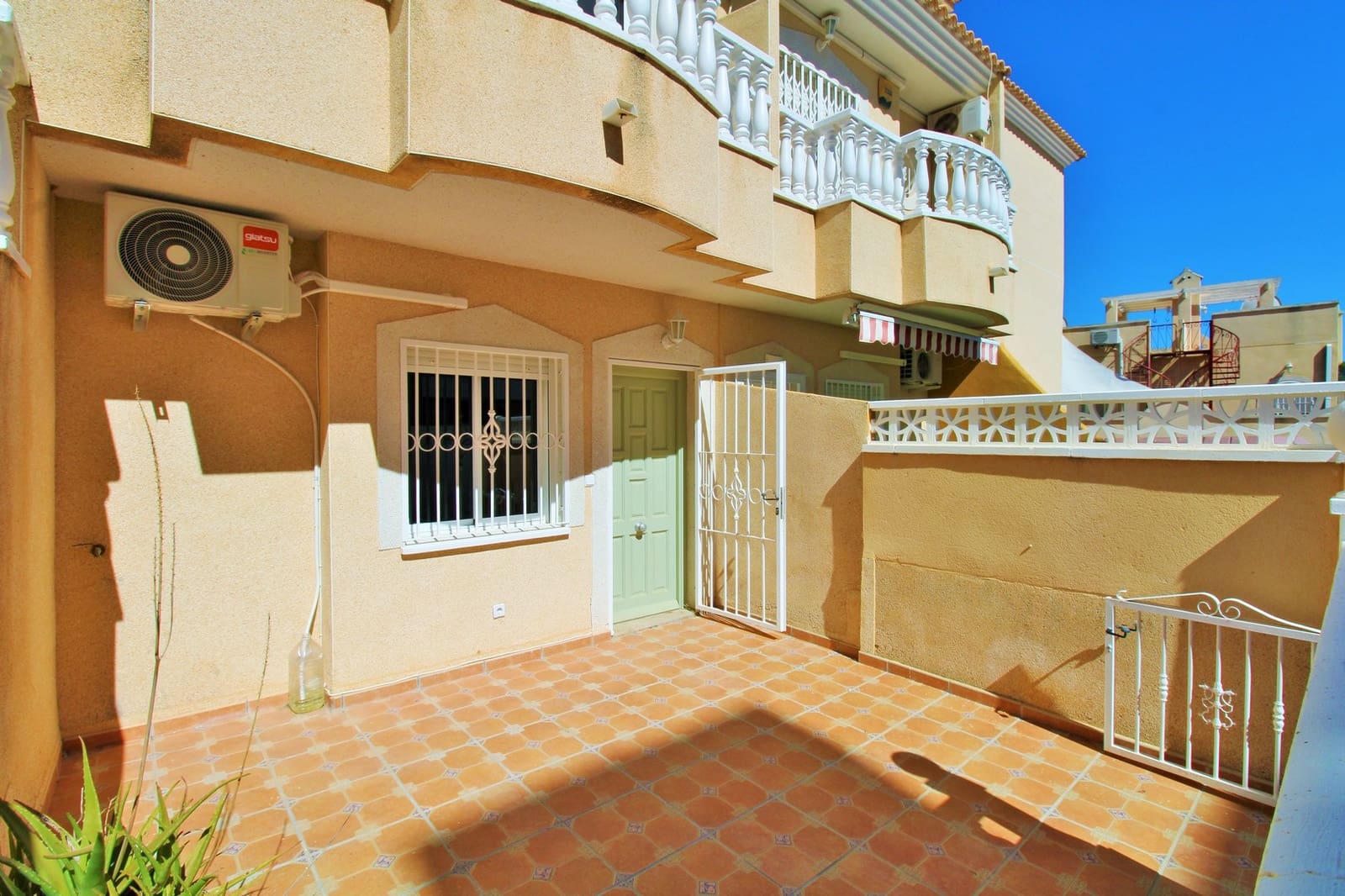2 soveværelse Byhus til salg i Villamartin med swimmingpool - € 162.995 (Ref: 9861432)