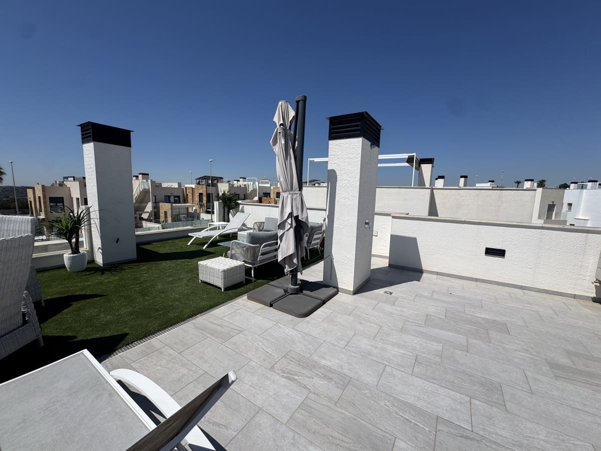 4 slaapkamer Villa te koop in Orihuela Costa met zwembad - € 619.995 (Ref: 9861943)