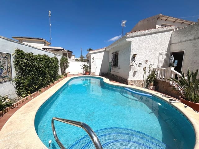 Chalet de 4 habitaciones en Ciudad Quesada, Rojales en venta con piscina garaje - 385.000 € (Ref: 9861945)