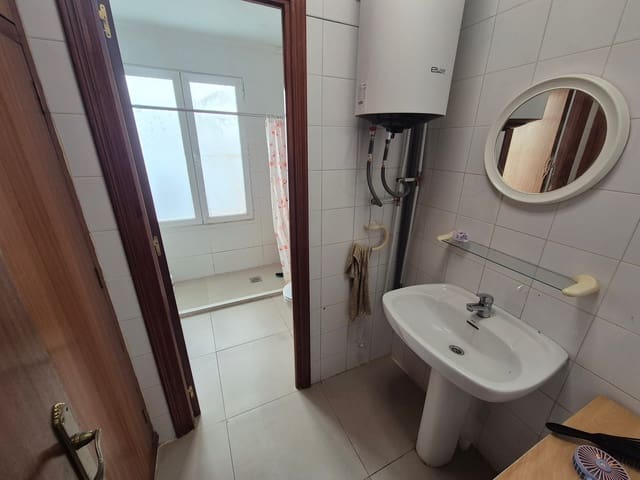 2 quarto Comercial para venda em Torrevieja - 198 000 € (Ref: 9891244)
