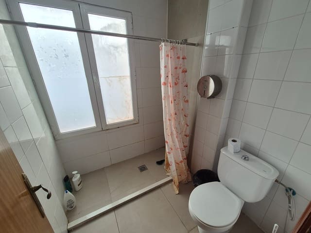 2 quarto Comercial para venda em Torrevieja - 198 000 € (Ref: 9891244)