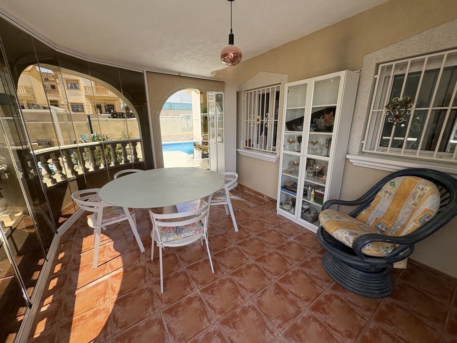 3 sypialnia Willa na sprzedaż w Orihuela Costa z basenem - 385 000 € (Ref: 9891245)