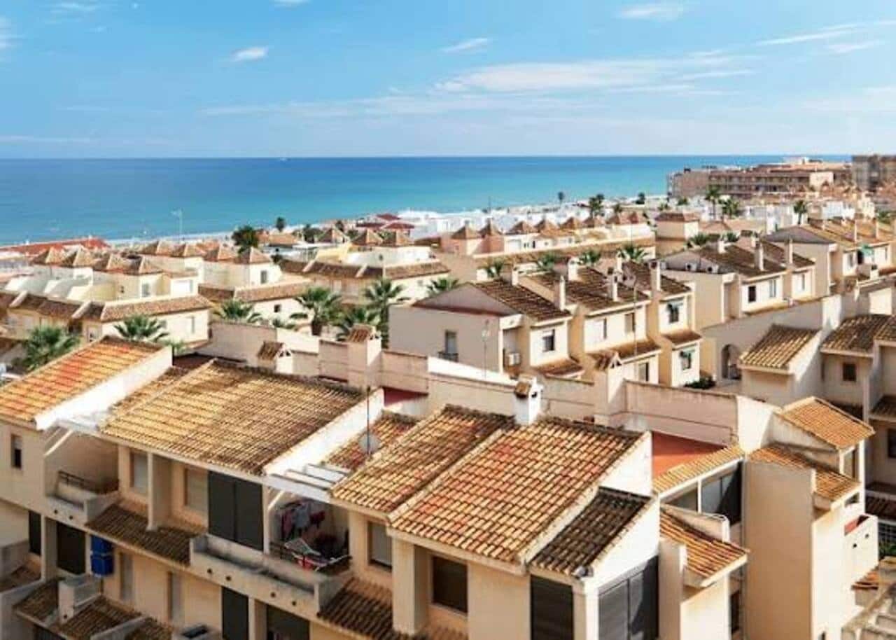 3 bedroom Apartment for sale in Guardamar del Segura with garage - € 224,950 (Ref: 9892991)