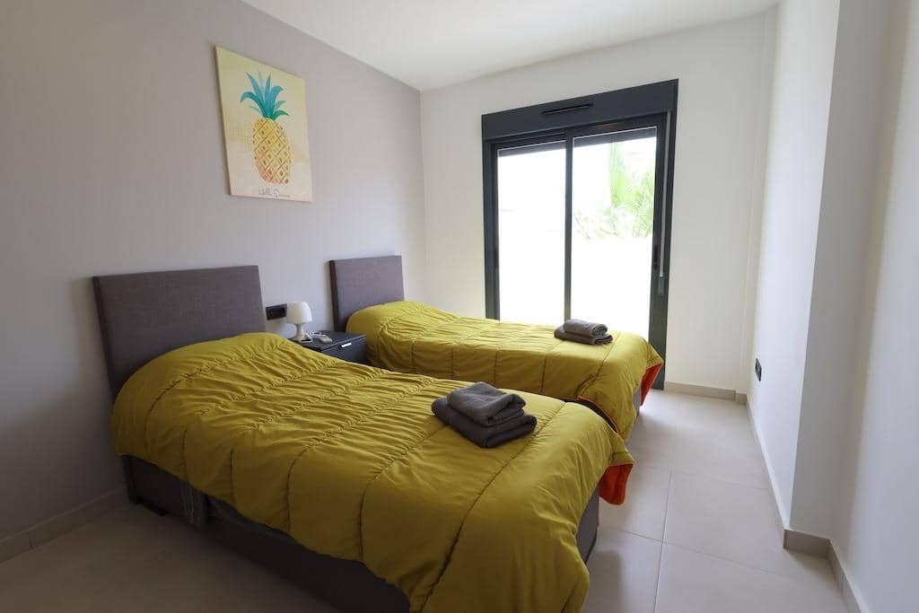 2 slaapkamer Bungalow te koop in Guardamar del Segura met zwembad garage - € 255.000 (Ref: 9894959)