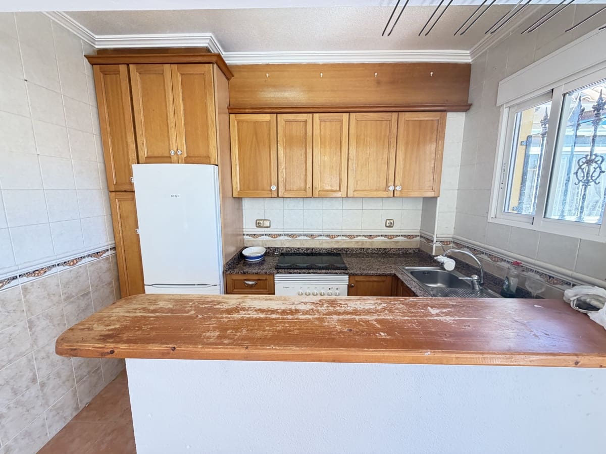 3 makuuhuone Omakotitalo myytävänä paikassa Playa Flamenca mukana uima-altaan - 195 000 € (Ref: 9900812)