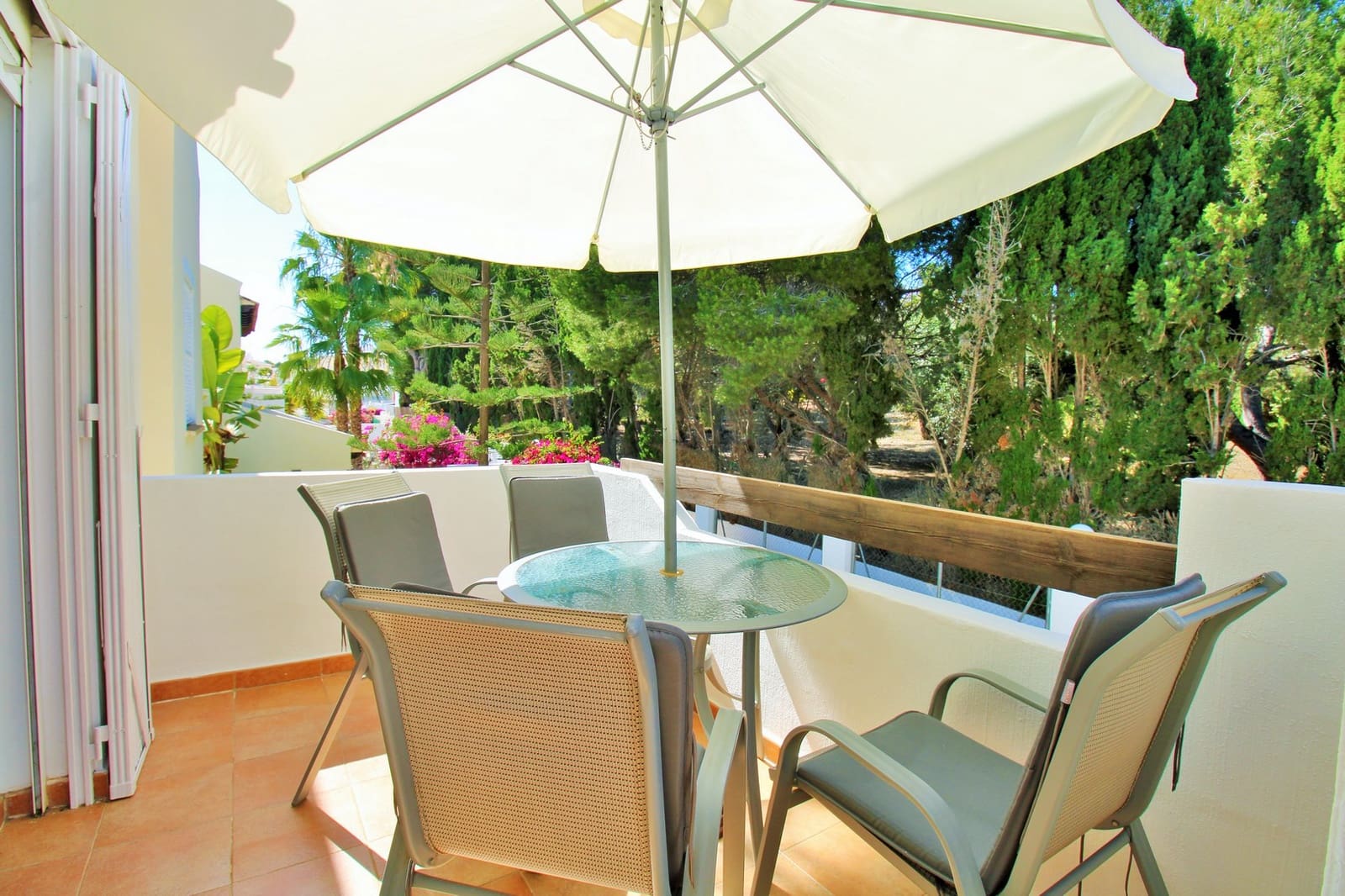 2 soveværelse Lejlighed til salg i Villamartin med swimmingpool - € 159.900 (Ref: 9900816)