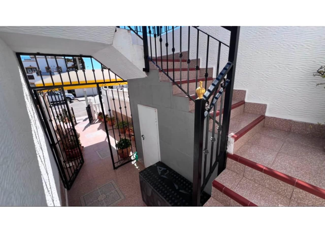 2 bedroom Apartment for sale in Orihuela with pool garage - € 149,900 (Ref: 9940049)