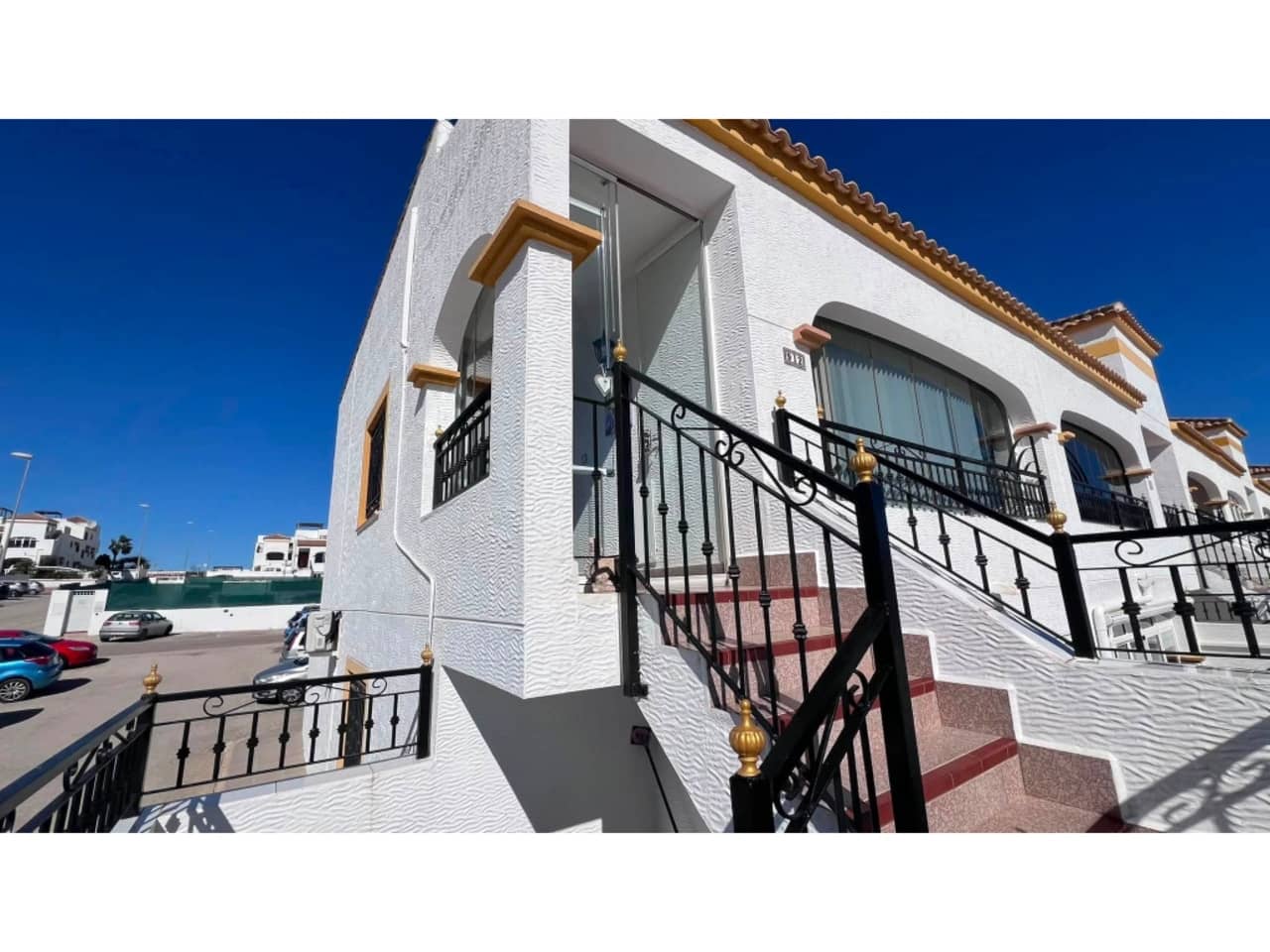 2 bedroom Apartment for sale in Orihuela with pool garage - € 149,900 (Ref: 9940049)