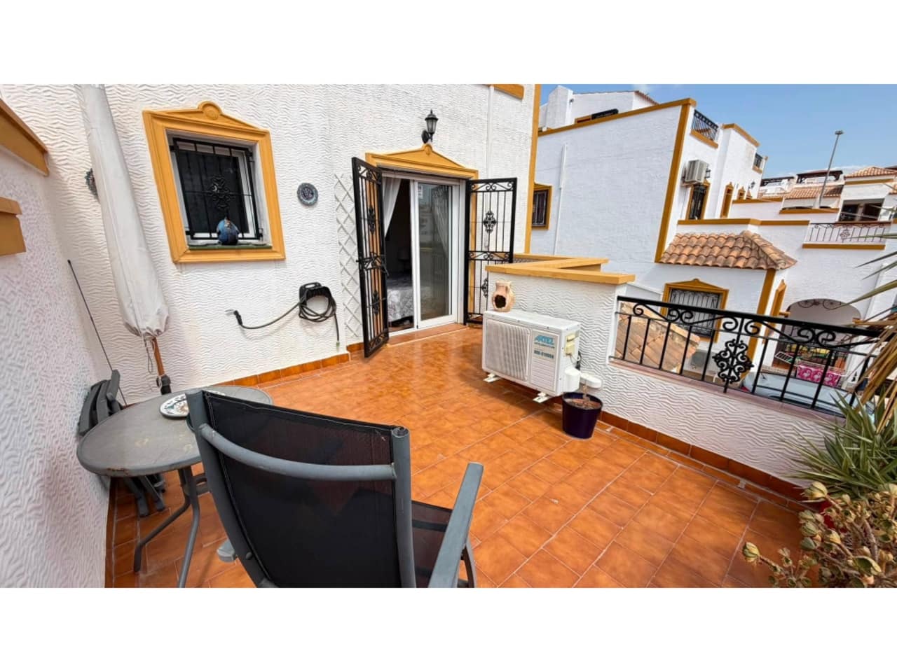 3 makuuhuone Omakotitalo myytävänä paikassa Orihuela mukana uima-altaan - 199 900 € (Ref: 9940051)
