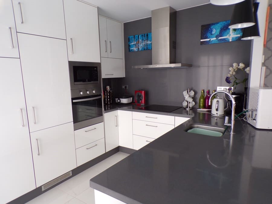 3 makuuhuone Huvila myytävänä paikassa Villamartin mukana uima-altaan - 435 000 € (Ref: 9942912)
