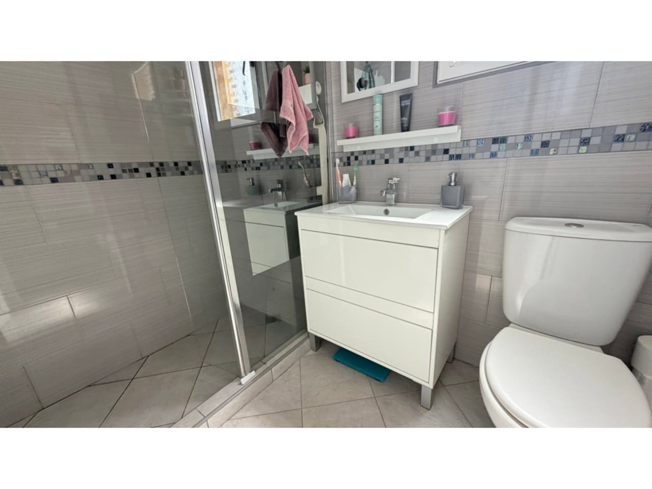 2 soveværelse Lejlighed til salg i Entre Naranjos med swimmingpool - € 149.900 (Ref: 9943197)