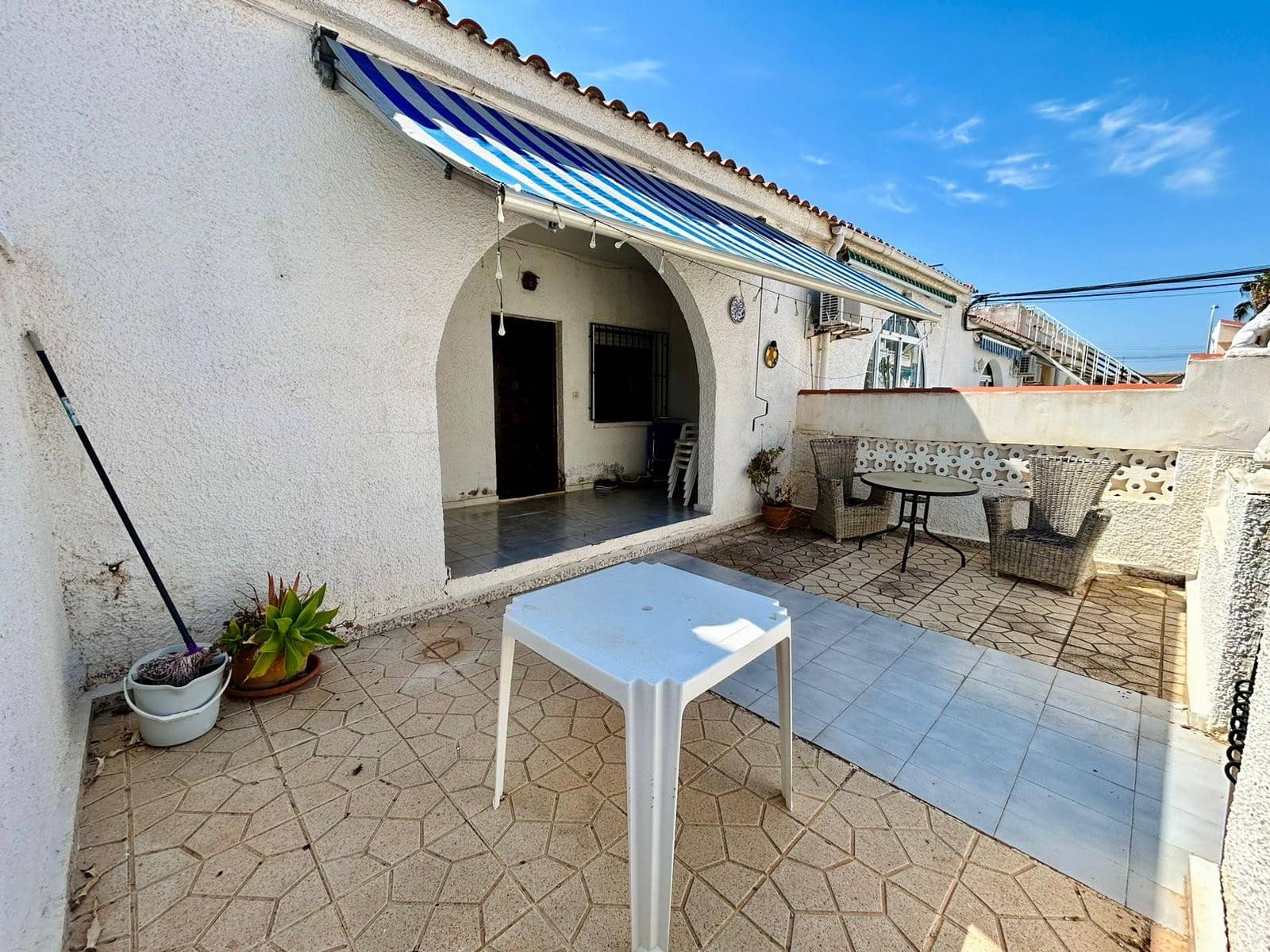 2 makuuhuone Paritalo myytävänä paikassa Torrevieja - 114 000 € (Ref: 9953262)