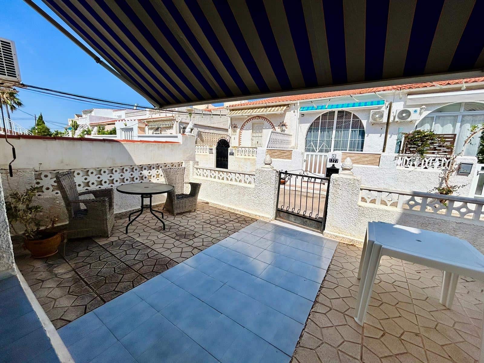 2 makuuhuone Paritalo myytävänä paikassa Torrevieja - 114 000 € (Ref: 9953262)
