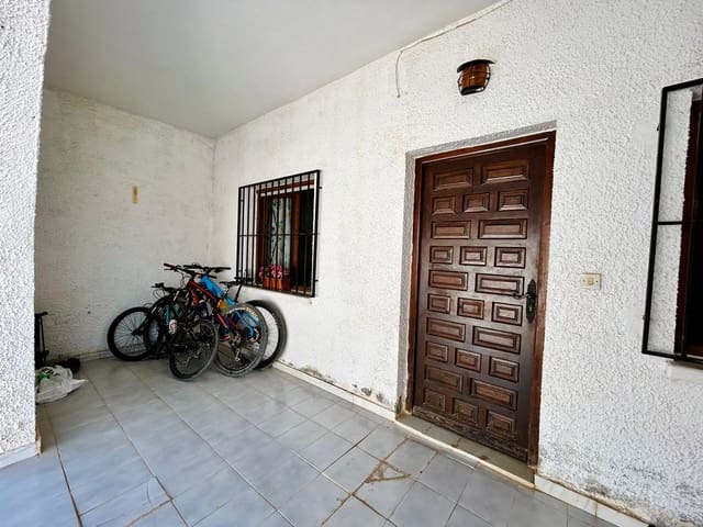 2 makuuhuone Paritalo myytävänä paikassa Torrevieja - 114 000 € (Ref: 9953262)