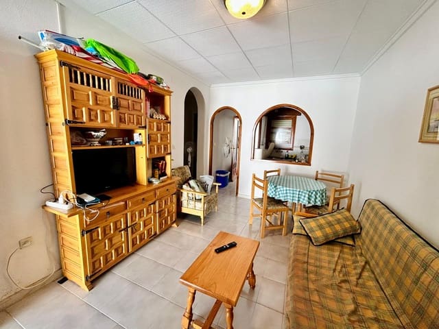 2 makuuhuone Paritalo myytävänä paikassa Torrevieja - 114 000 € (Ref: 9953262)