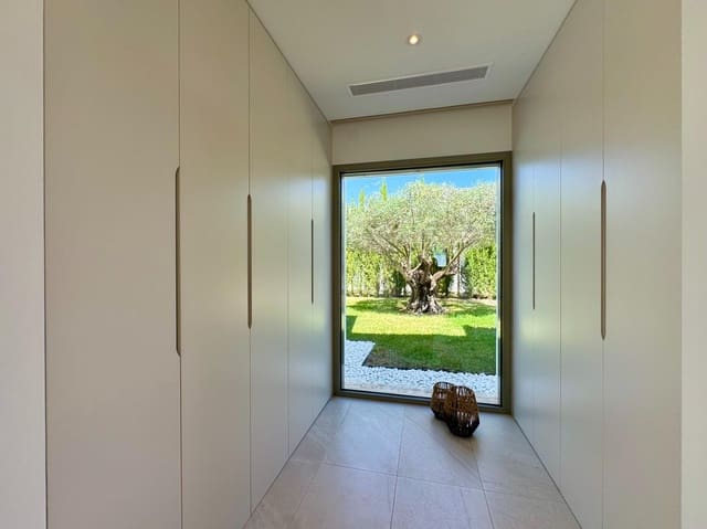 3 bedroom Villa for sale in Orihuela with pool - € 1,390,000 (Ref: 9959147)