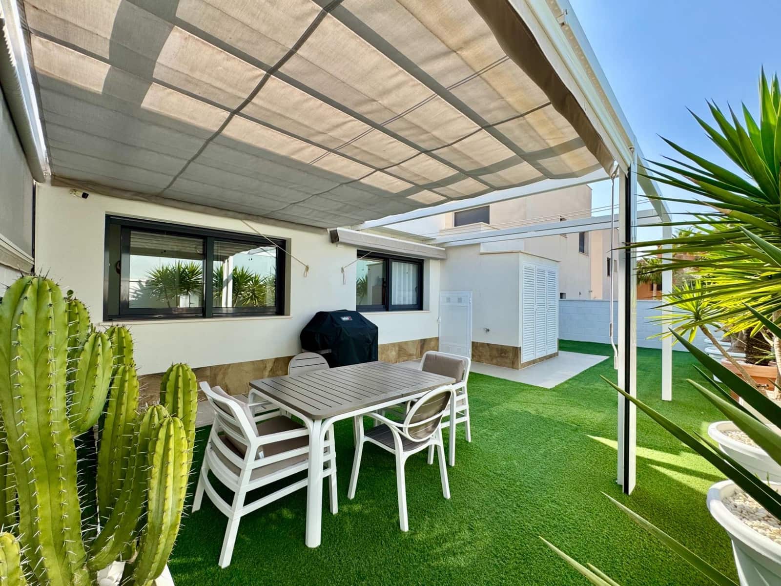 3 Zimmer Villa zu verkaufen in San Miguel de Salinas mit Pool Garage - 399.000 € (Ref: 9959160)