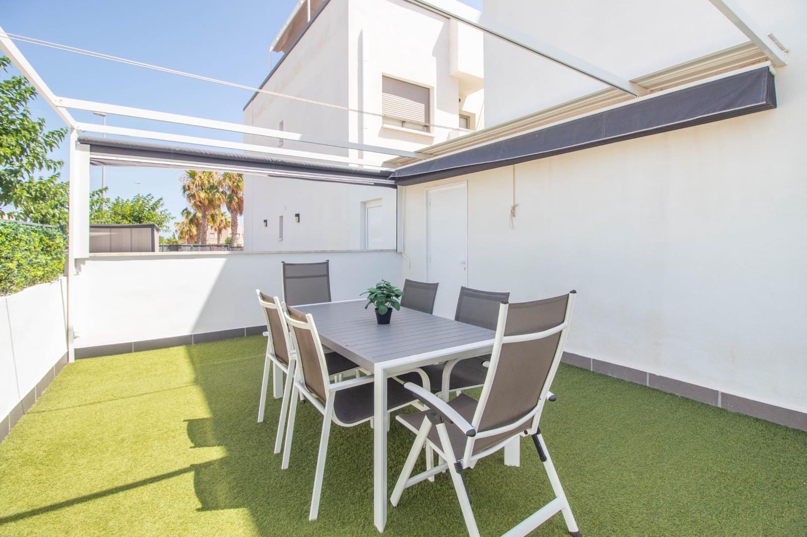 Bungalow de 2 habitaciones en Pilar de la Horadada en venta con piscina - 293.900 € (Ref: 9959181)