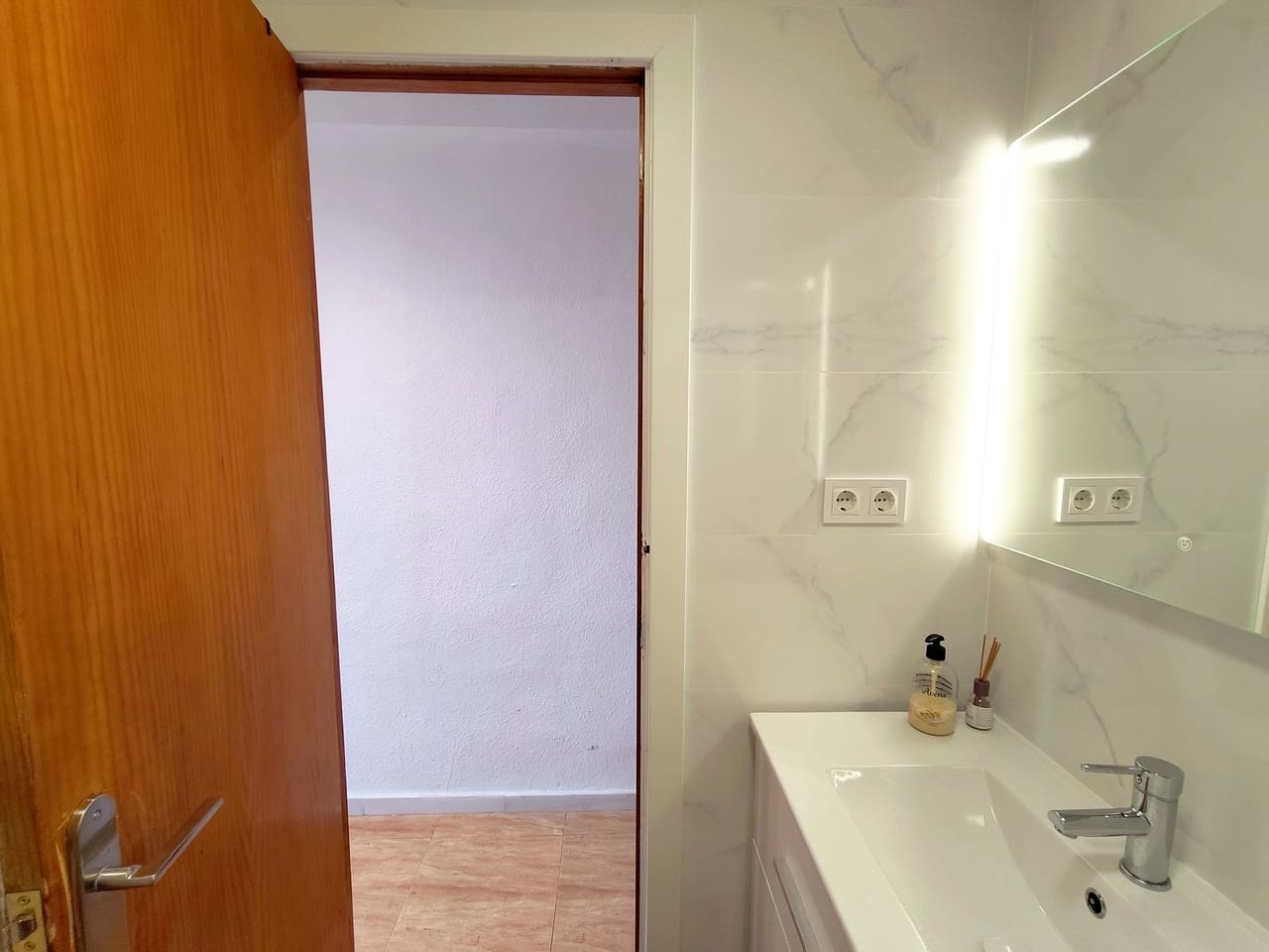 1 sypialnia Apartament na sprzedaż w Torrevieja z basenem garażem - 127 000 € (Ref: 9964342)