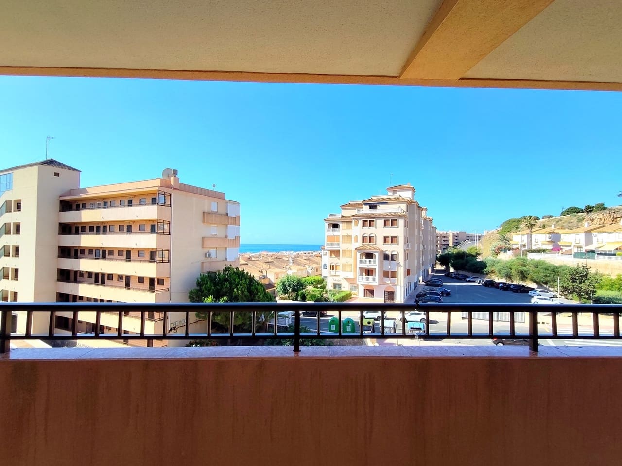 1 sypialnia Apartament na sprzedaż w Torrevieja z basenem garażem - 127 000 € (Ref: 9964342)