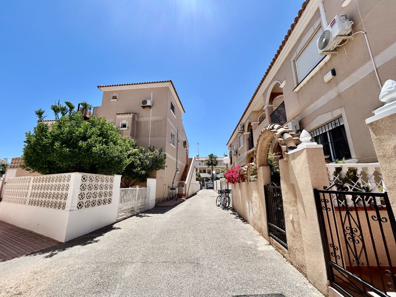 2 soveværelse Lejlighed til salg i La Zenia med swimmingpool garage - € 165.000 (Ref: 9964349)
