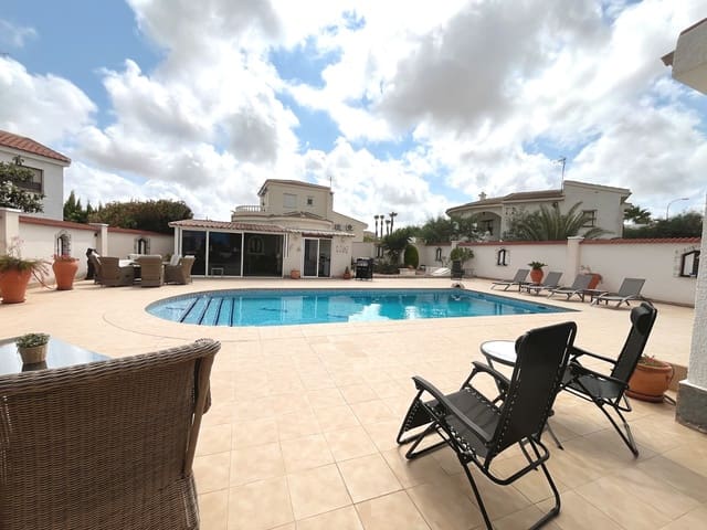 4 camera da letto Villa in vendita in Ciudad Quesada, Rojales con piscina garage - 625.000 € (Rif: 9971773)