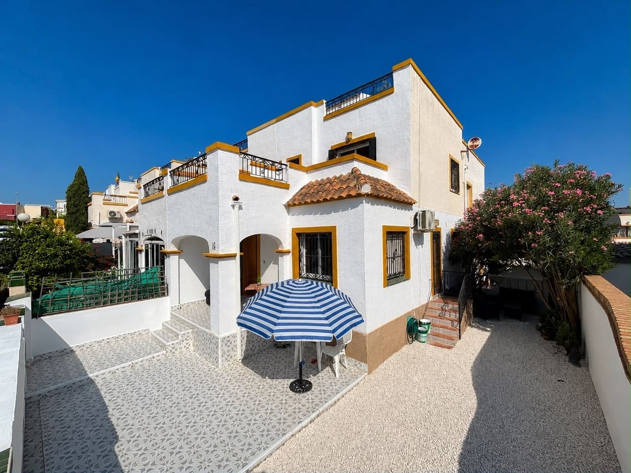3 quarto Casa em Banda para venda em Los Altos com piscina garagem - 209 000 € (Ref: 9994711)