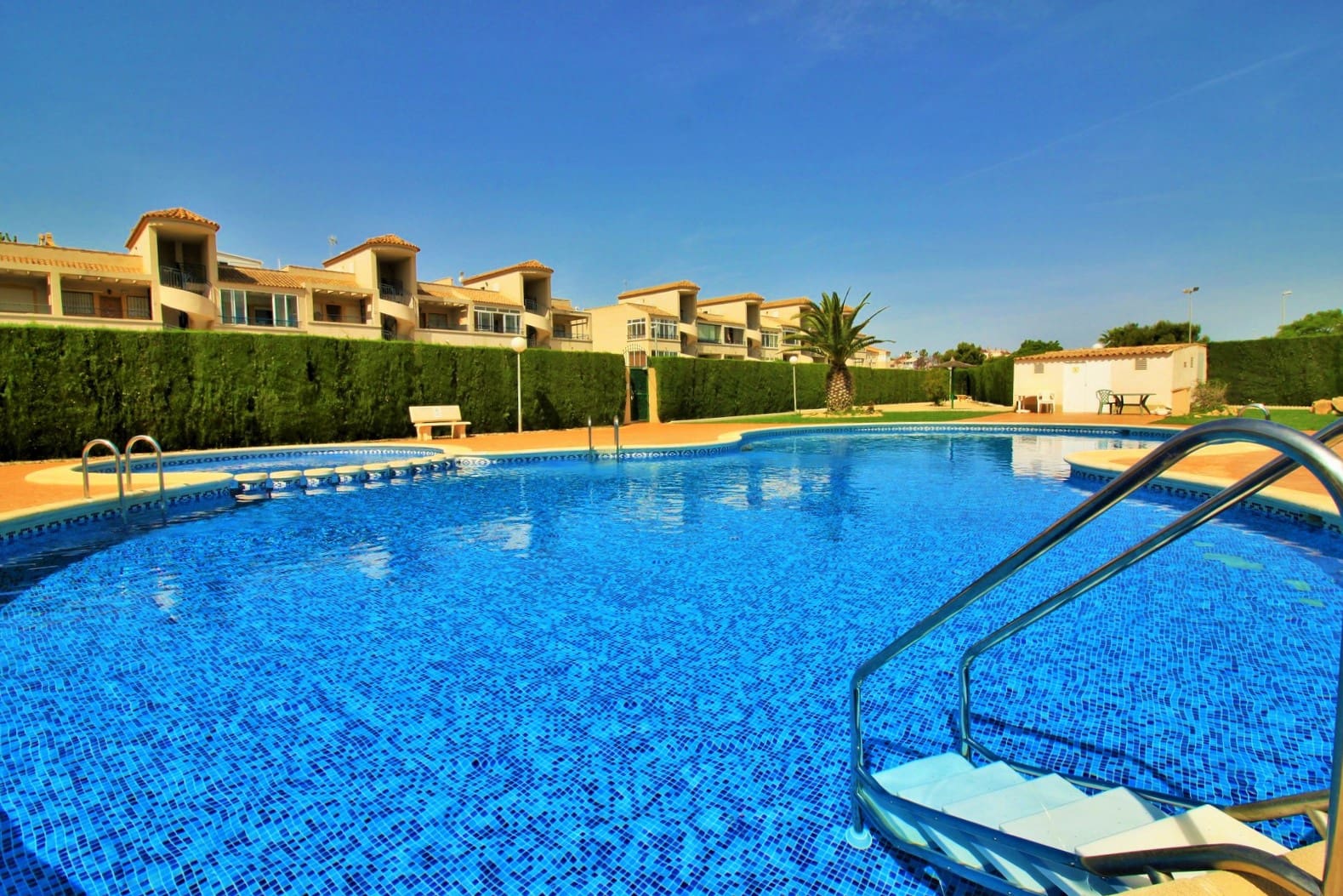 2 sovrum Lägenhet till salu i Orihuela Costa med pool - 149 950 € (Ref: 9995406)