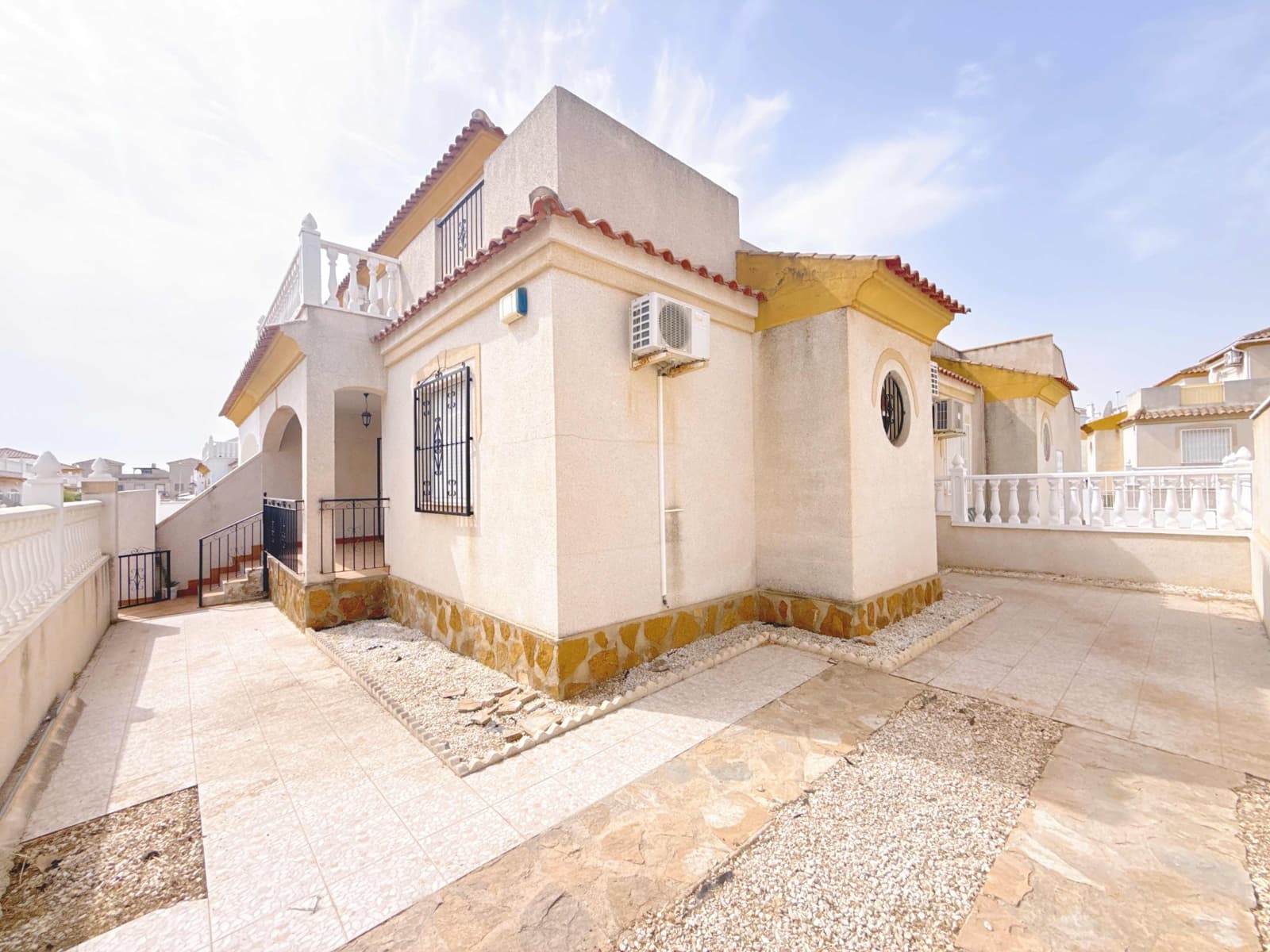 Casa de 3 habitaciones en Orihuela Costa en venta con piscina - 179.950 € (Ref: 9995411)