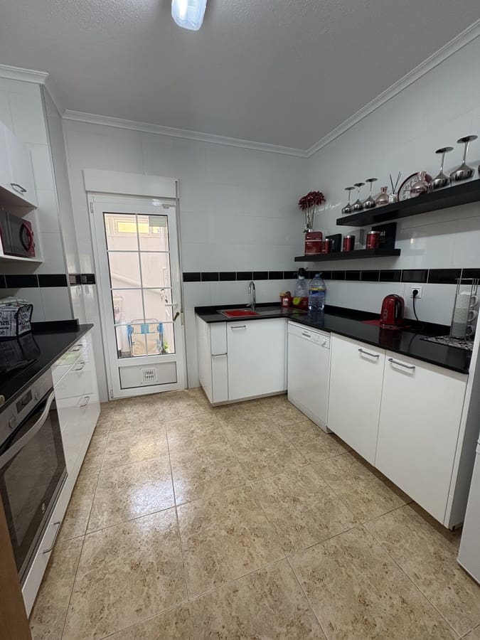 3 soverom Hus til salgs i Villamartin med svømmebasseng - € 199 995 (Ref: 9996387)