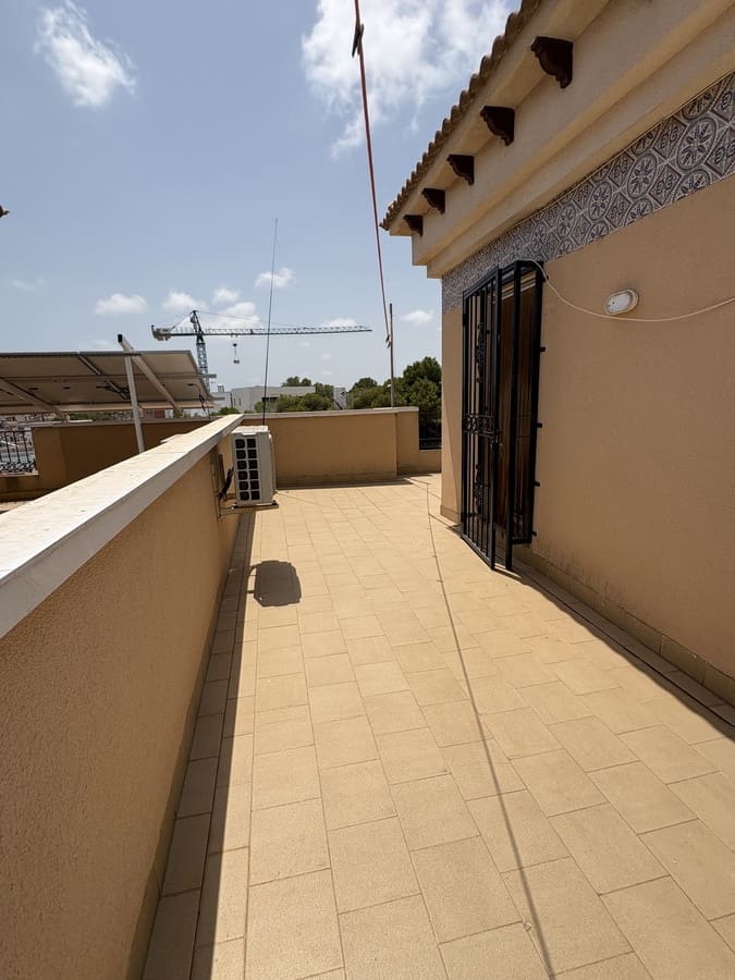 3 soverom Hus til salgs i Villamartin med svømmebasseng - € 199 995 (Ref: 9996387)
