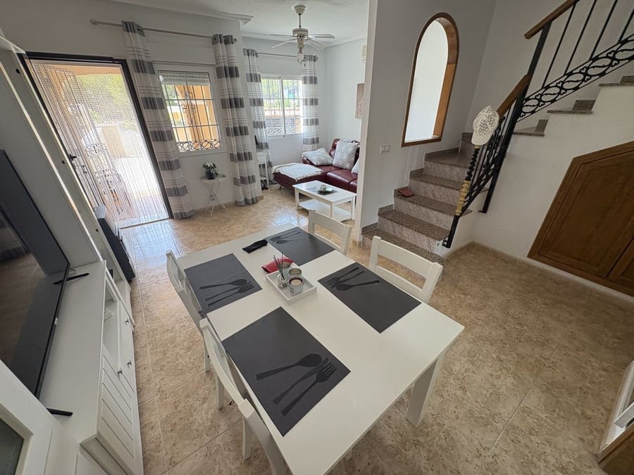 3 soverom Hus til salgs i Villamartin med svømmebasseng - € 199 995 (Ref: 9996387)