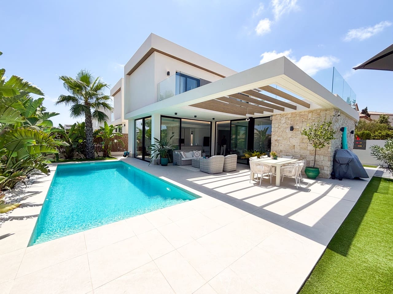 3 camera da letto Villa in vendita in Cabo Roig con piscina - 749.000 € (Rif: 9996388)