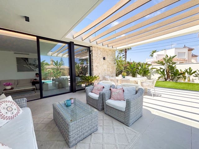 3 makuuhuone Huvila myytävänä paikassa Cabo Roig, Orihuela mukana uima-altaan - 749 000 € (Ref: 9996388)