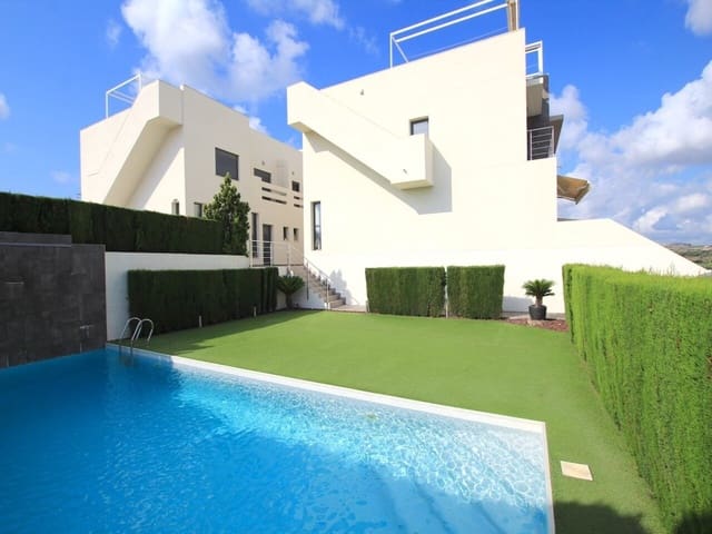 Casa de 3 habitaciones en Benijófar en venta - 325.000 € (Ref: 9996445)