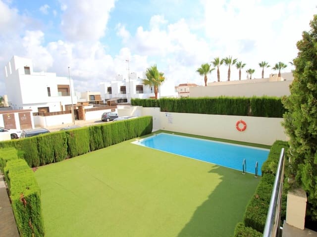 Casa de 3 habitaciones en Benijófar en venta - 325.000 € (Ref: 9996445)