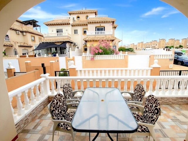 Casa de 3 habitaciones en Cabo Roig, Orihuela en venta - 229.000 € (Ref: 9996446)