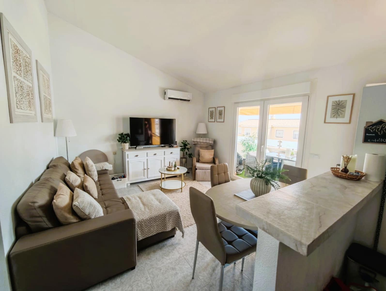 2 sovrum Lägenhet till salu i Villamartin med pool - 144 990 € (Ref: 9997645)